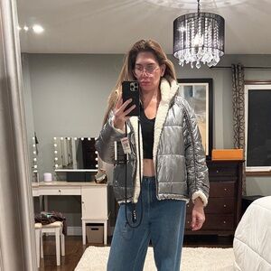 NVLT Women's reversible puff jacket cream/ silver size xl NWT